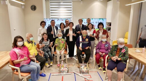 秀傳第八家日照中心「大城秀和苑」開幕 百歲阿公與縣長PK龍舟賽 活力十足
