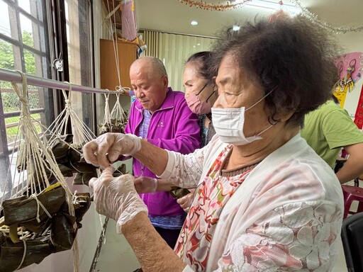 粽香情濃迎端午 門諾基金會與長者慶佳節