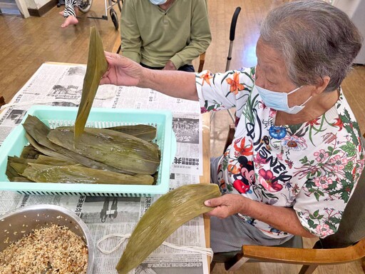 粽香情濃迎端午 門諾基金會與長者慶佳節