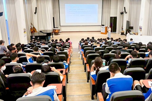 月經教育不再尷尬!彰基前進校園啟蒙青年性別意識