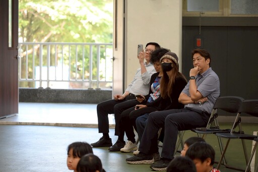 東華附小自治市小市長交接 魏嘉彥期勉勇敢實踐政見