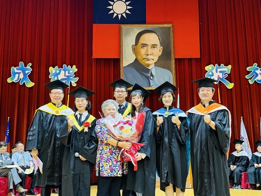 少見畫面 一家人同框畢業 莊怡亭獲頒宏國德霖科大董事長獎