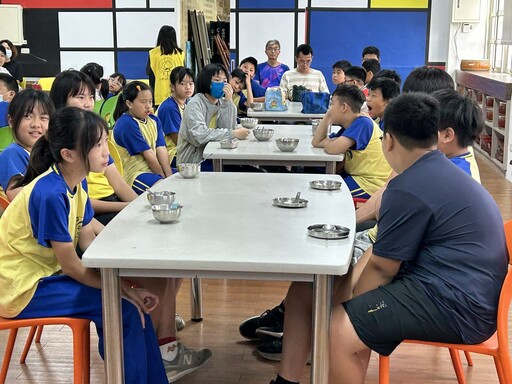 長安國小攜手二林社大展成果 「玉見幸福・那一年一起尬冰」
