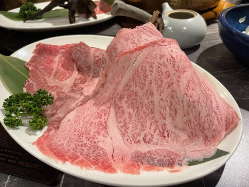 火鍋界的愛馬仕「二本松涮涮屋」重磅首推出松葉海陸雙饗套餐四吃