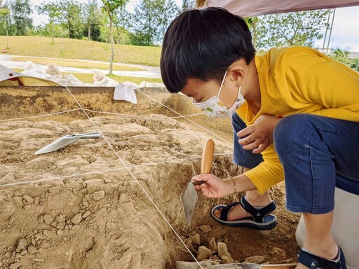 暑假最強親子營 十三行博物館帶你挖寶仁里遺址 親手解密十三行文化
