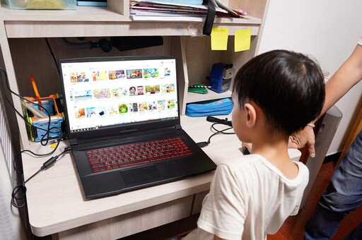 十年如一日的愛心 微星科技持續捐贈電腦物資 為新北弱勢家庭點亮希望