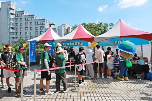 全球人壽與台鋼雄鷹舉辦企業主題日 邀請親子一起「三振防詐」！