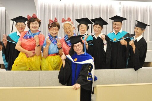 傳承．傳情~松年大學 活到老、學到老彰基分校舉辦畢業典禮