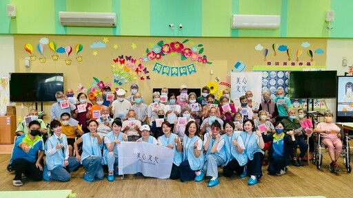 花壇日照長輩粉彩畫創作 現場畫筆飛舞、多采多姿