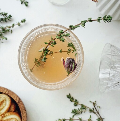 冷泡茶正夯!花茶、紅茶、烏龍怎麼泡最甘醇?炎夏清爽喝茶全攻略