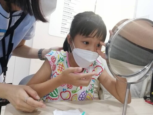 兒童視力不良且視差大信賴眼科案例多 醫籲少用3C產品還要注意寫字姿勢