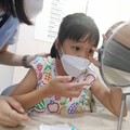 兒童視力不良且視差大信賴眼科案例多 醫籲少用3C產品還要注意寫字姿勢