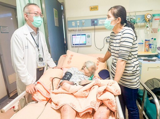 彰基醫護團隊跨越千里路 助阿嬤返鄉圓夢完成生命最後旅程