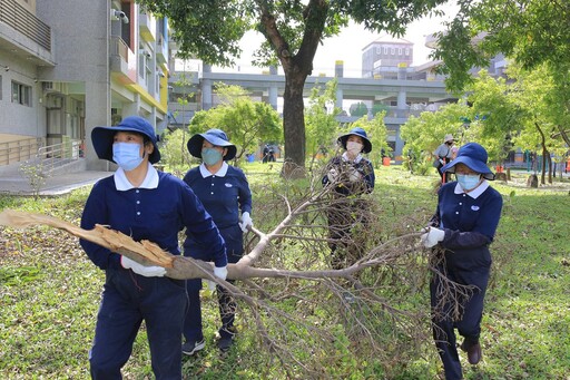 丹娜絲風災重創嘉義校園 彰化慈濟志工跨區清掃協助災後復原