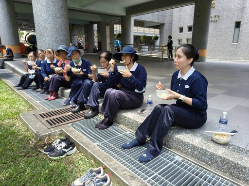 丹娜絲風災重創嘉義校園 彰化慈濟志工跨區清掃協助災後復原