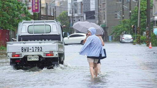 影音/雨炸嘉義雨區再擴大17縣市 嘉義縣府緊急召開應變會議