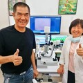 議員治眼不忘救災 信賴眼科雷射精準回春