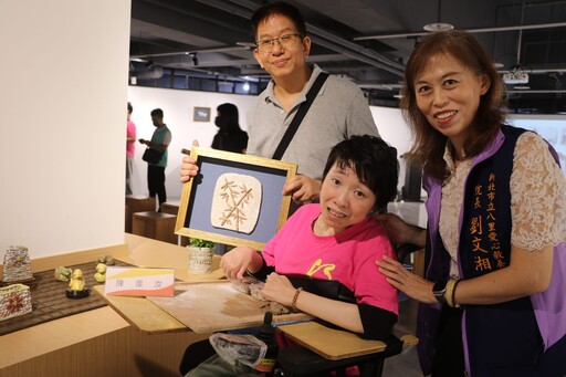 八里愛心教養院《陶藝．淘意》特展 院生用手腳創作 展現生命獨特之美 展期至9/7