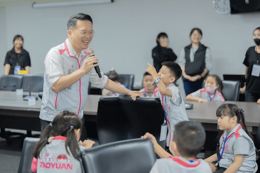 未來市政看你們 蘇俊賓頒發桃園小小市長聘書 肯定學員積極態度與表現