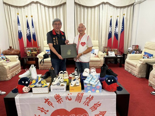 新北樂心關懷協會愛心不斷 今捐贈花蓮弱勢兒少300張鞋券