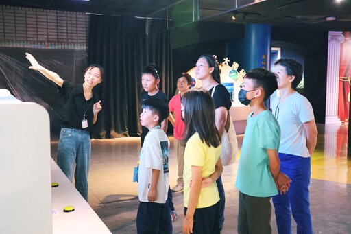 體驗互動式展具沉浸式學習光電知識 科博館「達達的魔法樂園」回歸