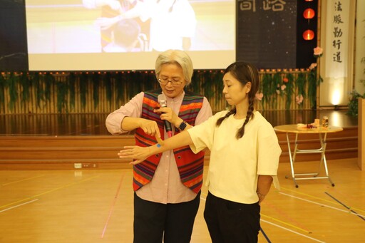 新北「晚美人生」名人講堂爆滿 中醫師沈邑穎傳授五臟六腑保養法 助銀髮族凍齡