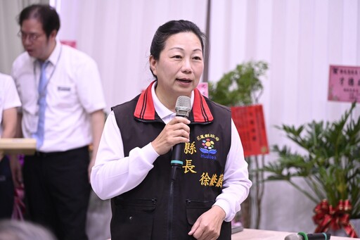 台鐵花蓮站新卸任站長交接 縣長徐榛蔚等多人見證祝福