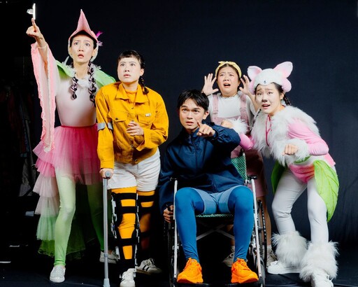 2025蘋果劇團舞動生命的奇蹟《大象男孩與機器女孩》將登場