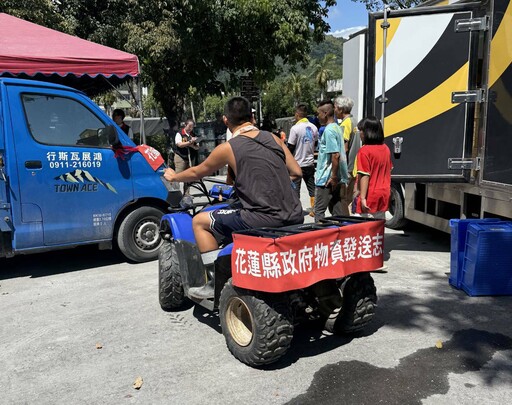 沙灘車隊奔赴災區送愛心便當 泥濘中傳送最溫柔的力量