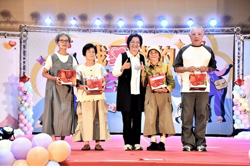 高齡穿搭動態走秀 讓長者展現最美的穿搭