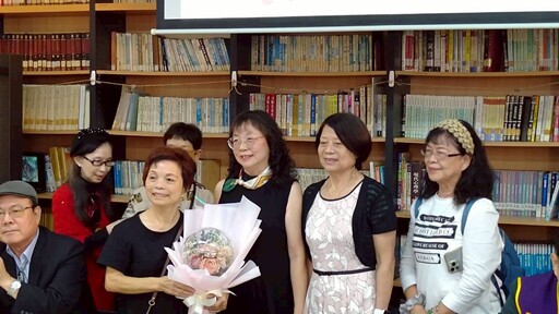 崇實高工圖書館舉辦 林碧霞《島嶼之眼》水彩寫生個展暨義賣活動