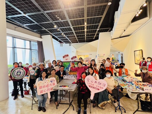 影音/用藝術療癒心靈、以共融傳遞愛 讓長輩在美術館畫出幸福人生