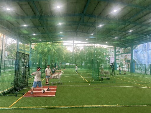 彰化南郭國小105歲校慶 全縣首座光電棒球打擊練習場啟用