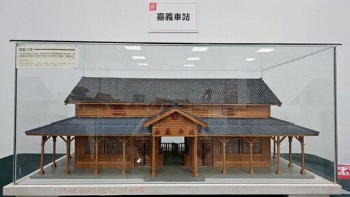 國寶級模型藝師陳振龍師生展 「消失中的菸樓 古建築的足跡」