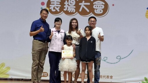 114年太保市模範兒童表揚 鄭淑分市長頒獎勉勵品格與成就並重