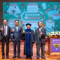 張善政出席中央大學畢業典禮 勉勵畢業生勇敢逐夢