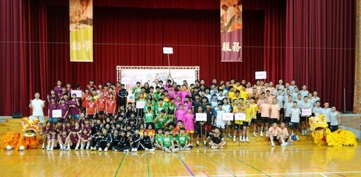 2025青少年五人制足球國際邀請賽吳鳳科大開踢 校長蔡宏榮到場歡迎