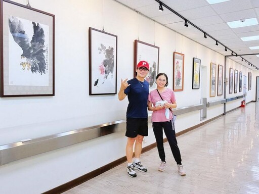 屏東醫院融合藝術與醫療 王逸凱《觀水墨 悟本心》花鳥水墨個展
