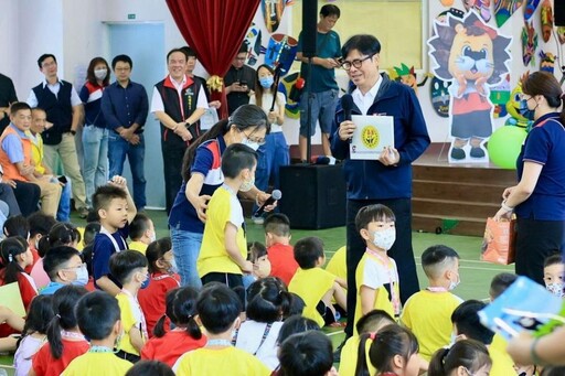 高市長陳其邁開學日視察校園 落實校園環境整潔維護師生健康