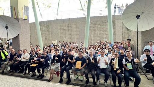 知名藝術家何宗烈返鄉聯展 新港藝高開幕 冠蓋雲集