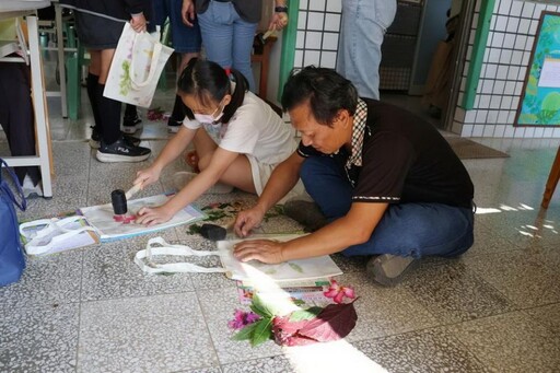 高市立社教館親子共學 巡迴列車進校園 親子創意袋袋相傳