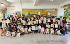 高市立社教館親子共學 巡迴列車進校園 親子創意袋袋相傳
