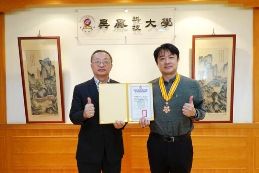 吳鳳科大黃奕豪副教授 榮獲2025國際傑出發明家學術國光獎章