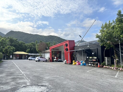 暑假親子出遊熱搜!Google評論2萬則4.9顆星評價 礁溪「皇家花園餐廳」療癒動物陪放電