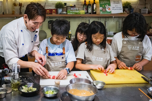 聯華製粉「水手牌美味炸物派對」熱鬧開炸！藍帶主廚黃迺恆示範 一包完成金黃薄脆的幸福配方