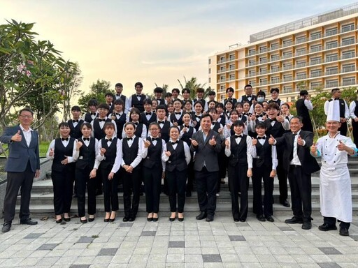 南應大餐飲系學生參與第16任總統副總統就職國宴 外場服務表現亮眼