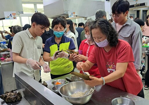 嘉藥越南生與西港長輩包粽慶端午