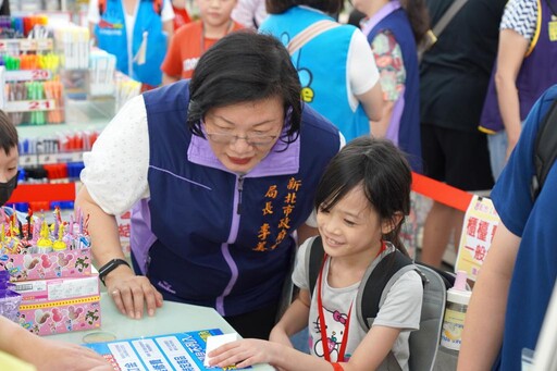 五年級同學會 募款公益採買 小衛星兒少「列願望清單」開心選購