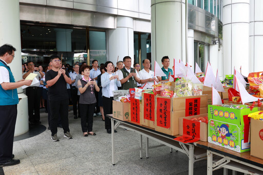 南市議會永華議事廳中元普渡 邱莉莉議長祈求議事順利