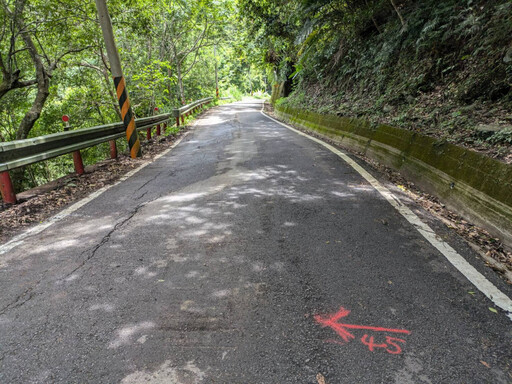 大鹿林道瀝青路面舖設作業進行交管 前往觀霧森林遊樂區請多留意!